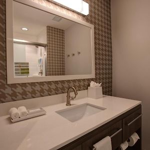 Studio Suite Two Queen Beds Hearing Access or Non-Smoking